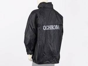 Kurtka przeciwdeszczowa z nadrukami "OCHRONA" - obrazek 4