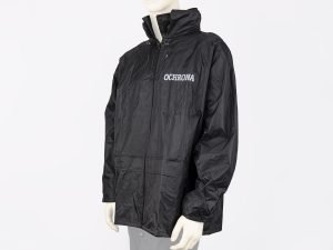 Kurtka przeciwdeszczowa z nadrukami "OCHRONA" - obrazek 2