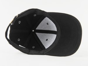Czapka z daszkiem - obrazek 3